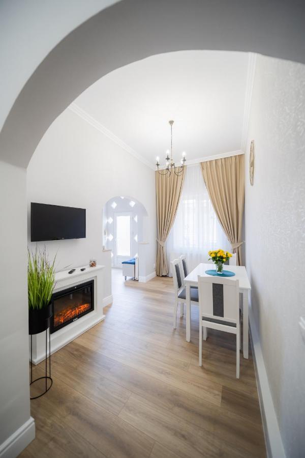 Bluesky Ultra-Central Premium Apartment ออราแด ภายนอก รูปภาพ